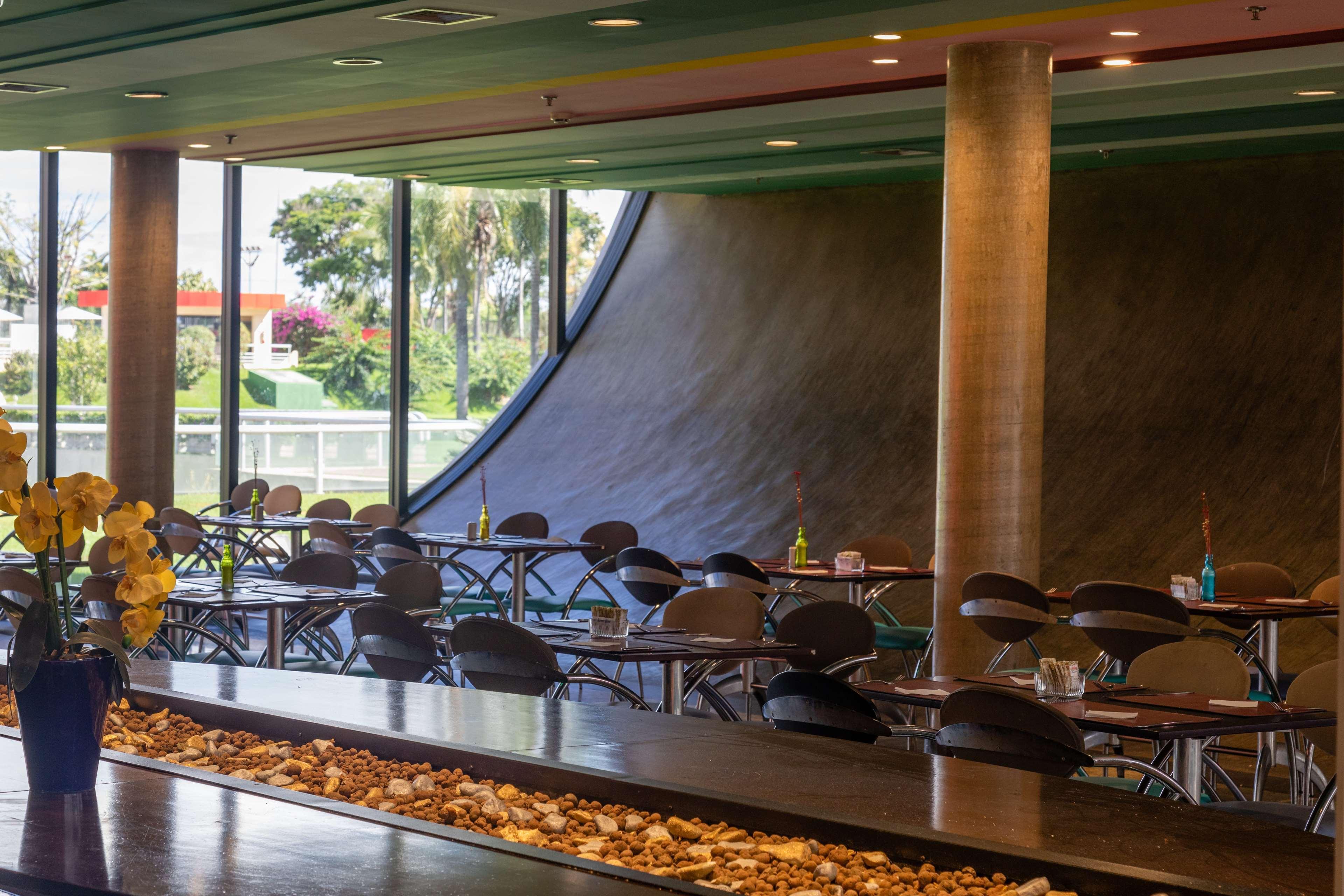 Golden Tulip Brasilia Alvorada Hotel Exterior photo