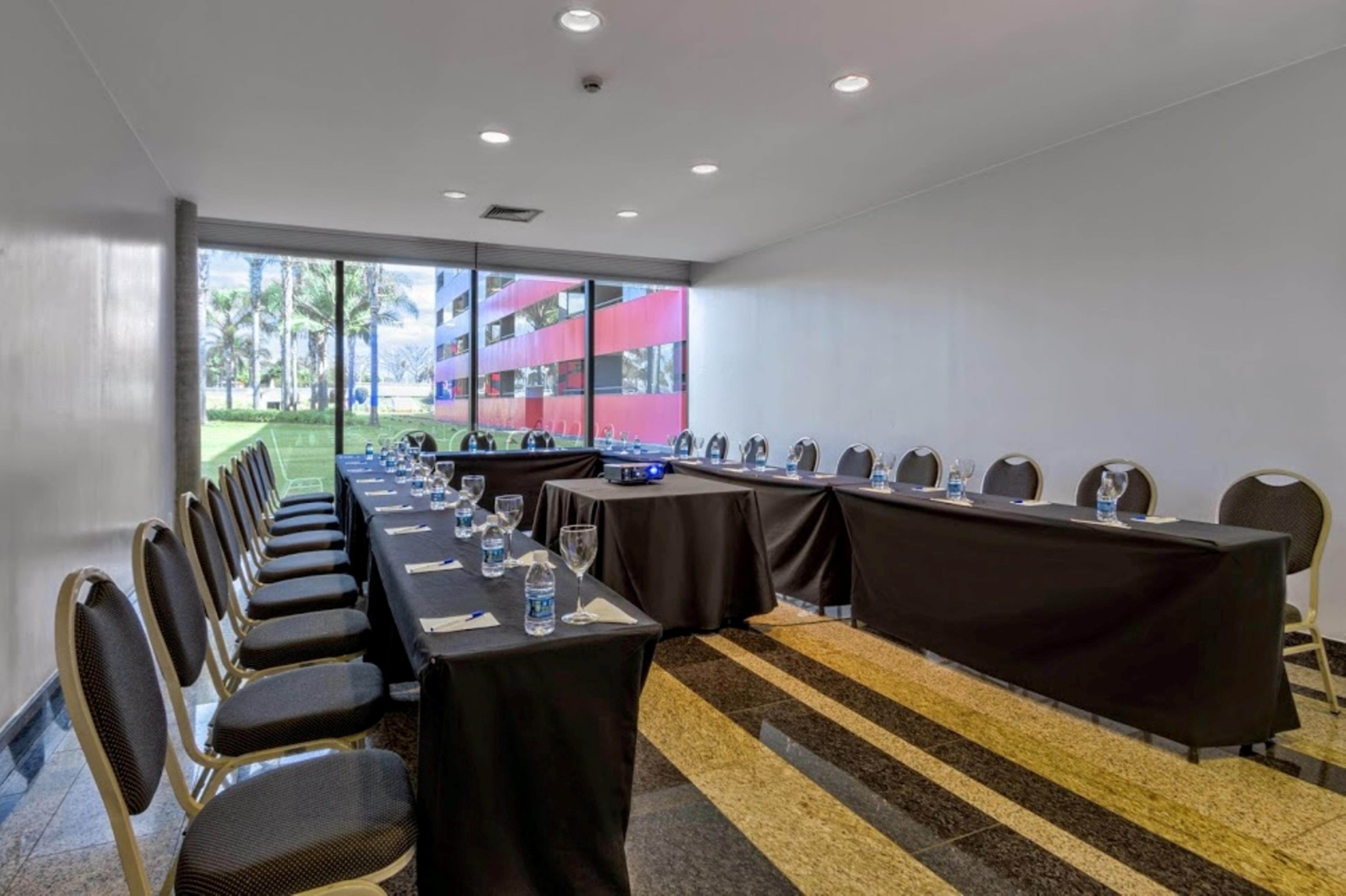 Golden Tulip Brasilia Alvorada Hotel Exterior photo